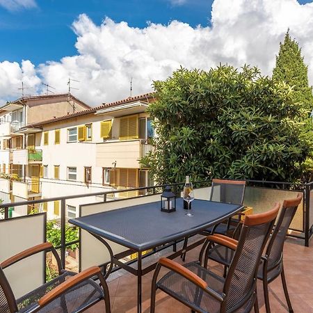 Apartment Lazzarich With Terrace Poreč Dış mekan fotoğraf