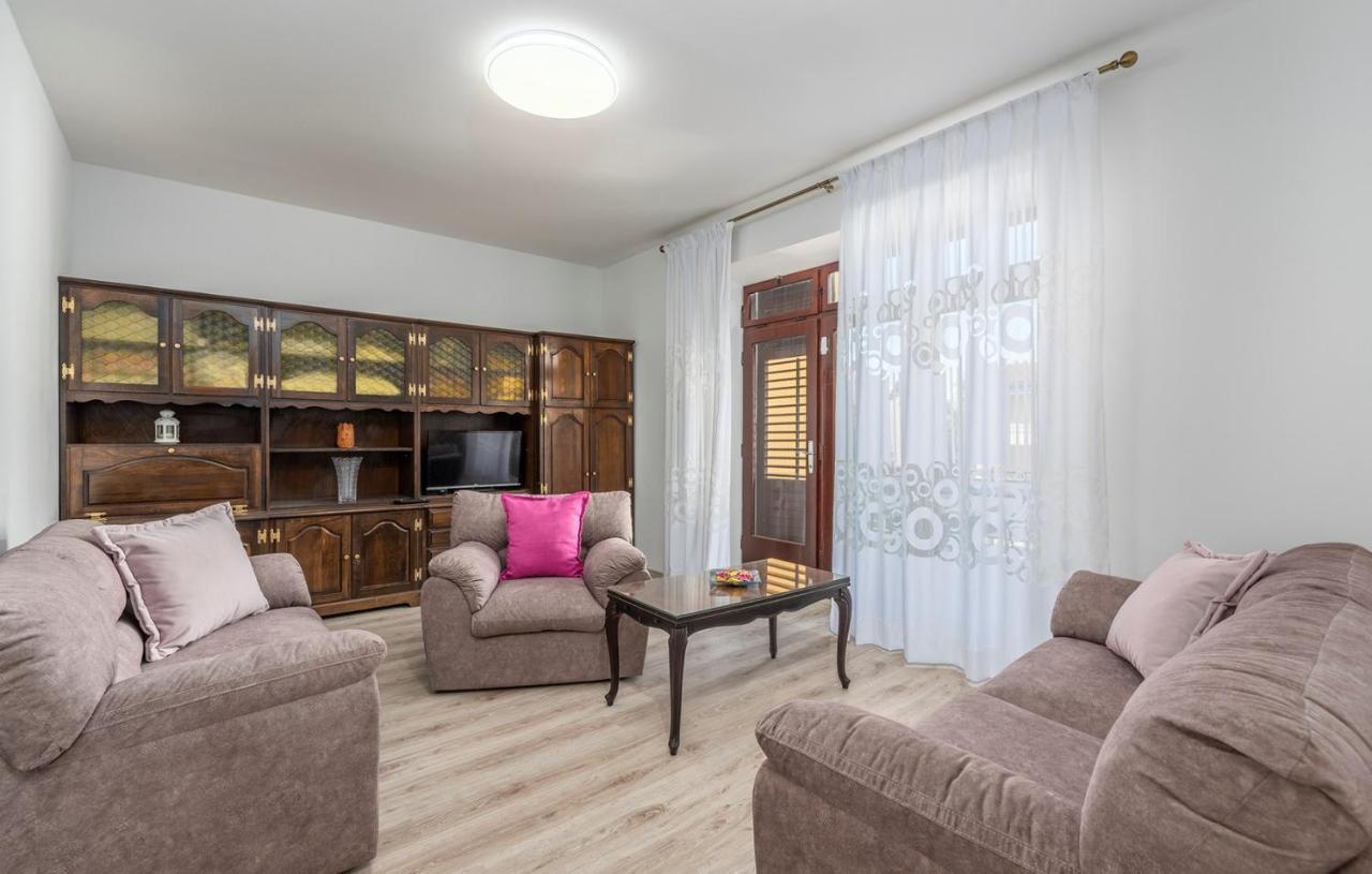 Apartment Lazzarich With Terrace Poreč Dış mekan fotoğraf