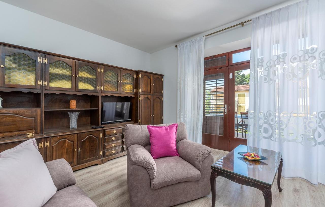 Apartment Lazzarich With Terrace Poreč Dış mekan fotoğraf