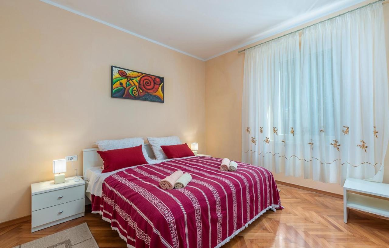 Apartment Lazzarich With Terrace Poreč Dış mekan fotoğraf