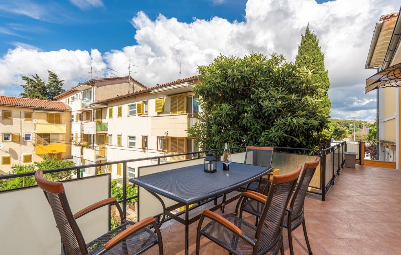 Apartment Lazzarich With Terrace Poreč Dış mekan fotoğraf