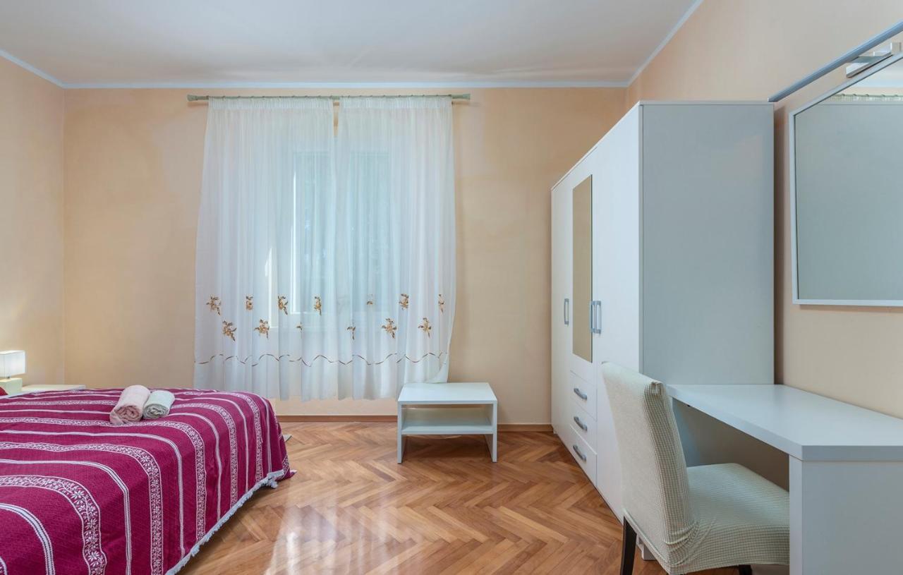 Apartment Lazzarich With Terrace Poreč Dış mekan fotoğraf