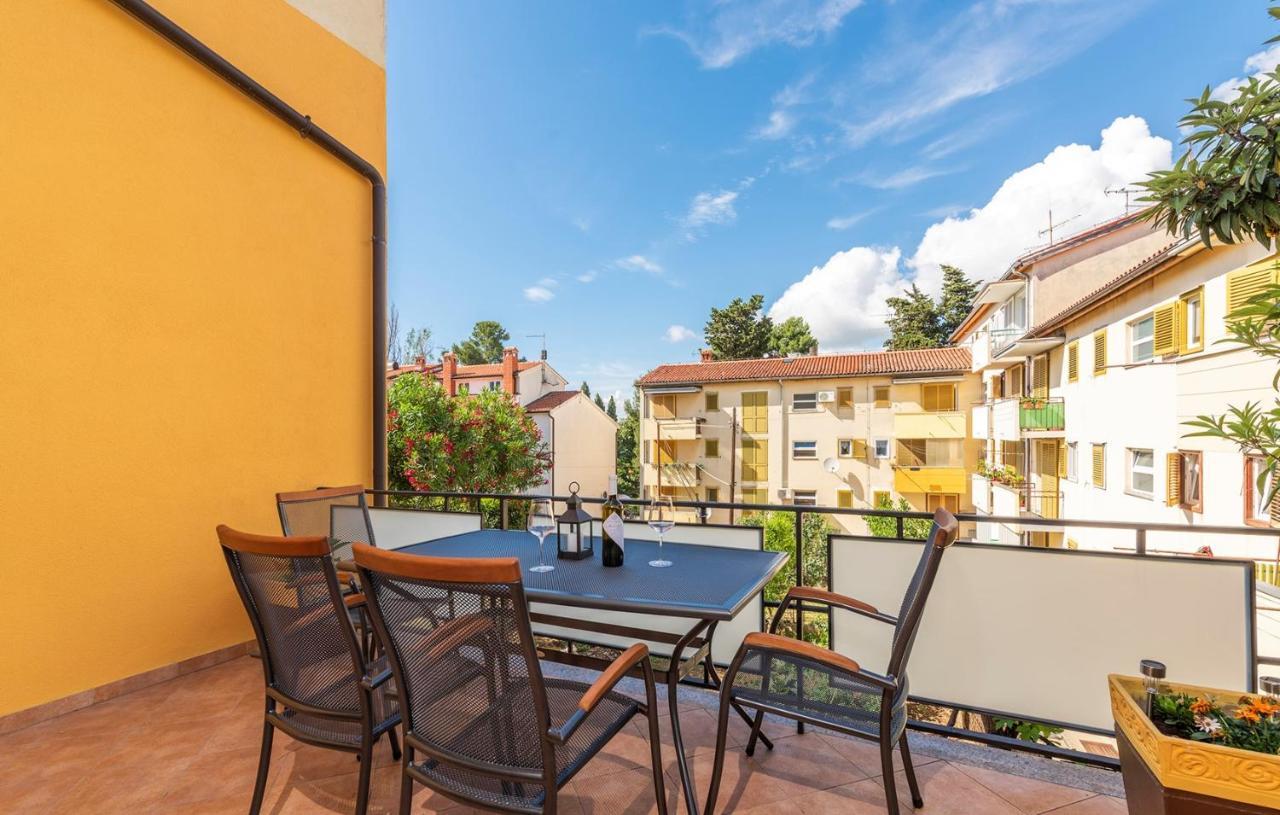 Apartment Lazzarich With Terrace Poreč Dış mekan fotoğraf